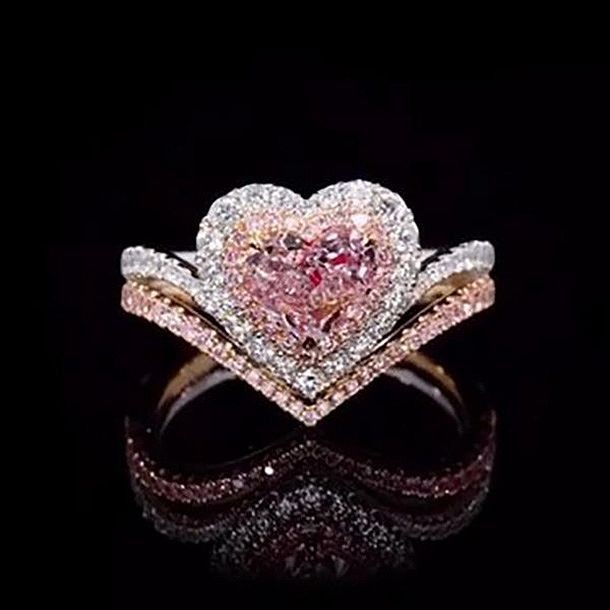 Heart-shaped Pink Sapphire Ring in White Gold