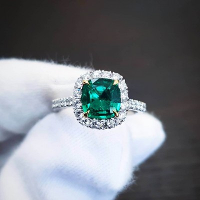 Cushion Cut Emerald 925 Sterling Silver Halo Engagement Ring