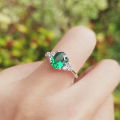 Classic Oval Cut Emerald 925 Sterling Silver Engagement Ring