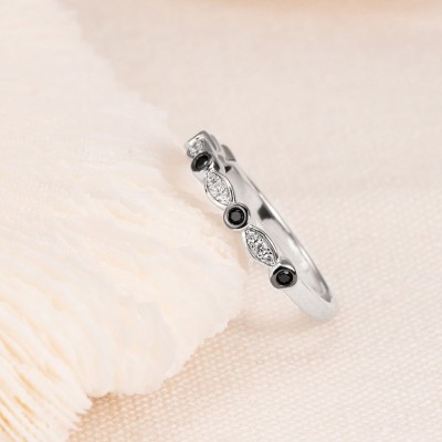 Classic Round Cut Black Sapphire Sterling Silver Women's Wedding Band