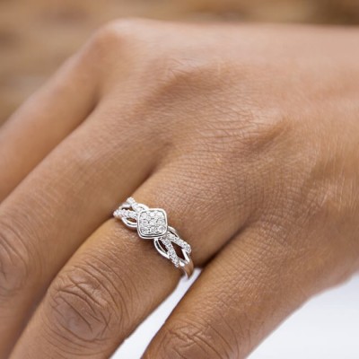 Unique Round Cut White Sapphire 925 Sterling Silver Engagement Ring