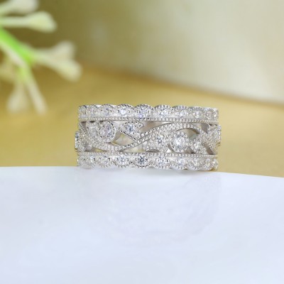 Gorgeous White Sapphire 925 Sterling Silver Women's Wedding Band